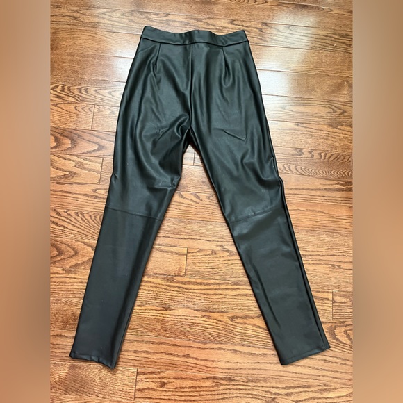 FAUX LEATHER SKINNY PANTS SIZE MEDIUM - Picture 3 of 3